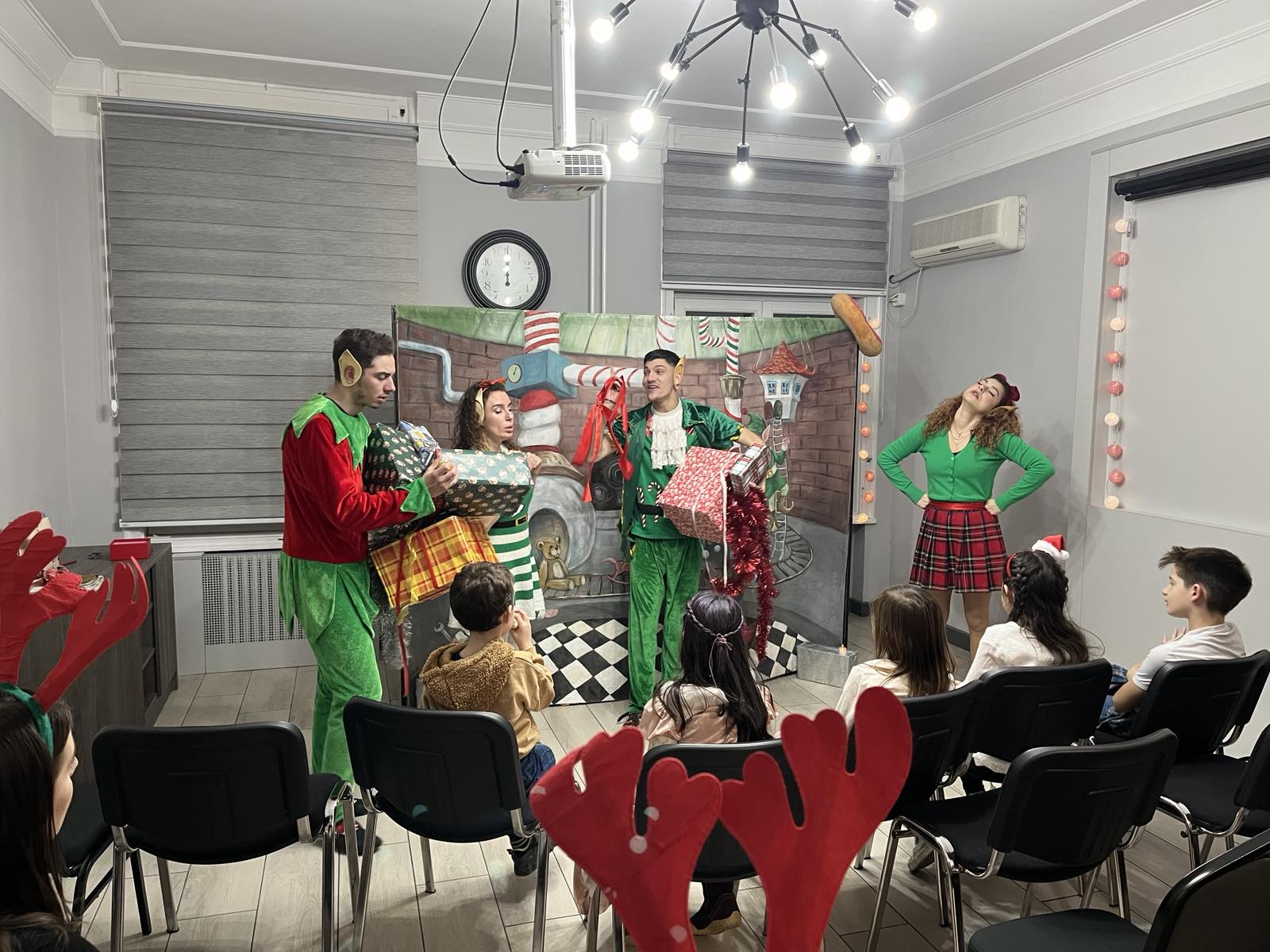 Новогодишња представа за децу